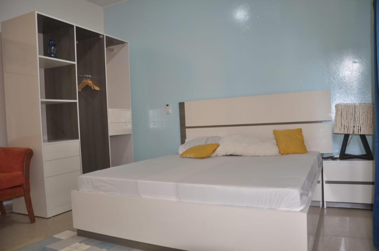" Le Nid Douillet ", Un Fabuleux Studio, Calme, Cosy Et Bien Climatise Au Centre De Saly Екстер'єр фото